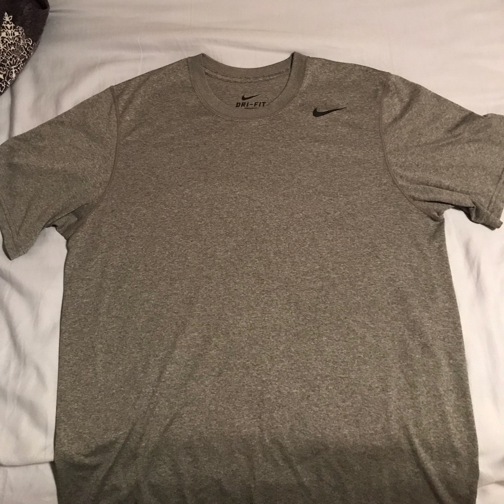 Medium Dri-Fit shirt